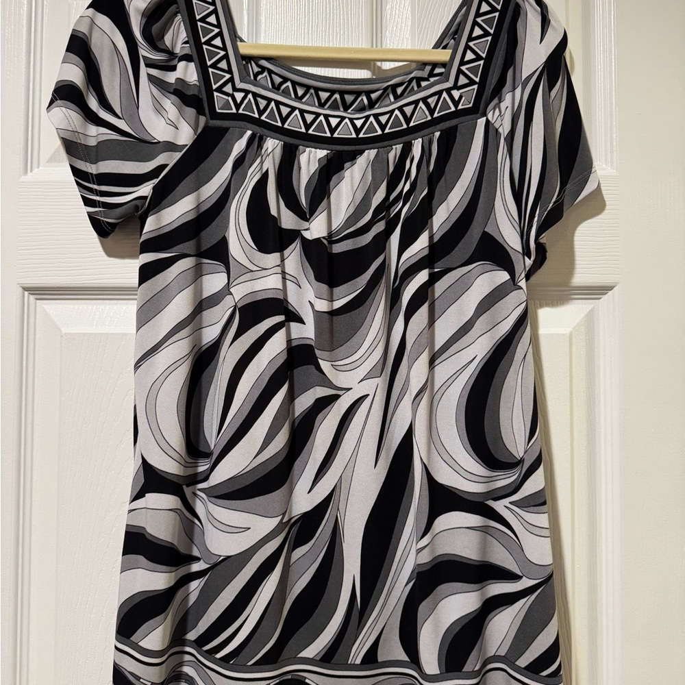 Michael Kors Black and White Graphic Puff Sleeve Blouse